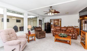 5407 Valley Rd, Ames, IA 50014