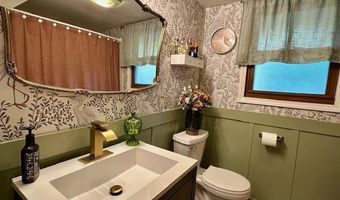 204 S 5th St E, Aurora, MN 55705