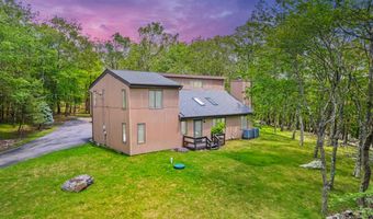146 Algonquin Trl, Albrightsville, PA 18210