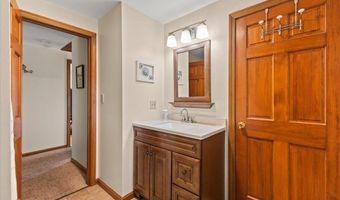 20 Stanley Ave, Berkley, MA 02779