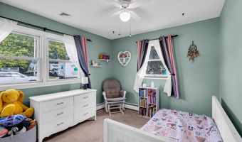 6 ROXBURY Dr, Barnegat, NJ 08005