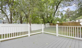 17 Brookdale Ave, Bloomfield, CT 06002