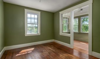 467 Maple Avenue Ave, Barrington, RI 02806