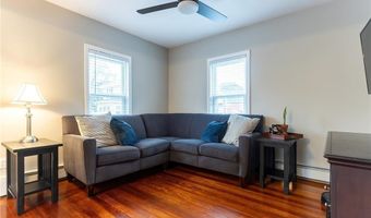 17 Oak Ave, East Providence, RI 02915