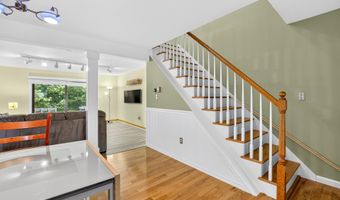 405 Timber Ln 405, Canton, CT 06019