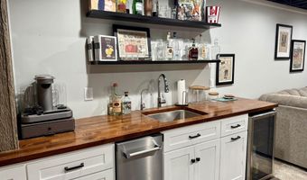 1516 Lakeview Trl, Berne, IN 46711