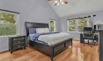 34 Serpentine Dr, Atlantic Highlands, NJ 07716