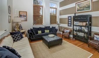 32 Carey Street St, Newport, RI 02840