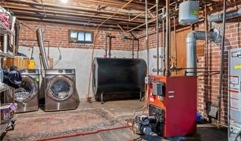 60 White Pkwy, North Smithfield, RI 02896