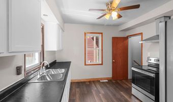 809 N DURKEE St, Appleton, WI 54911