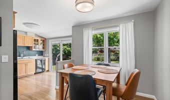 25 Edgecomb St, Albany, NY 12209