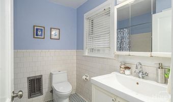 14 E 54th St, Savannah, GA 31405