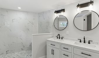 630 E Bay Ave, Barnegat, NJ 08005