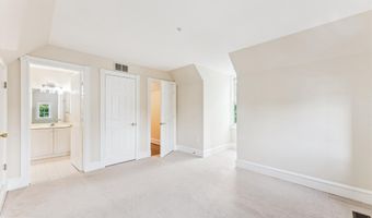 973 POWHATAN St, Alexandria, VA 22314