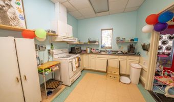 11 Airport Rd, Belfast, ME 04915