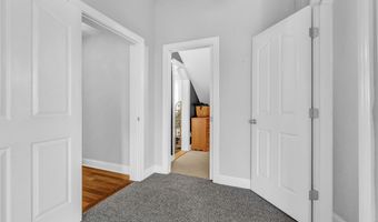 40 Hillview Dr, Bangor, ME 04401