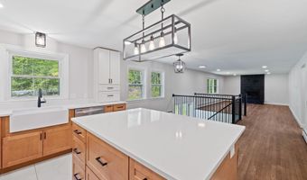 41 Elk Dr, Bedford, NH 03110