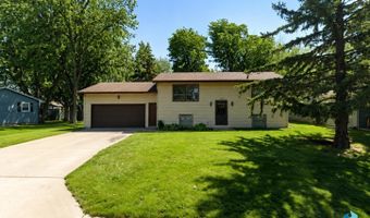 1900 E Sylvan Cir, Brandon, SD 57005