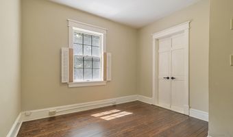 19 ELM Ter, Dover, DE 19901