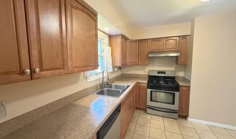 4 Nicholas Dr, Albany, NY 12205