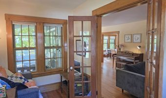 16 Vermont Ave, Brattleboro, VT 05301