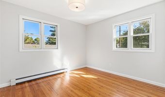 31 Stanchion Ave, Jamestown, RI 02835