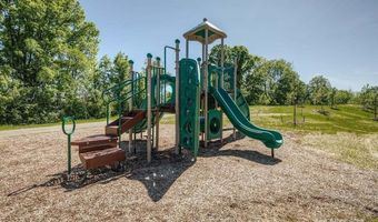 3048 N Spurway Dr, Ann Arbor, MI 48105