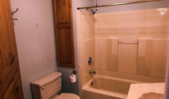102 Wardlaw St, Abbeville, SC 29620