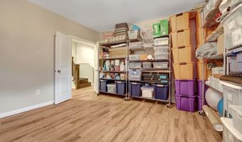 20405 SAVIN HILL Dr, Ashburn, VA 20147