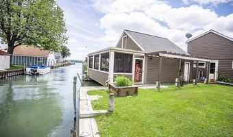 130 Delta Dr, Algonac, MI 48001