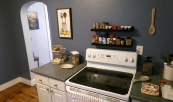 204 Hawthorne St, Alma, MI 48801