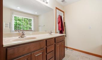 63 Fox Hill Rd, Albrightsville, PA 18210