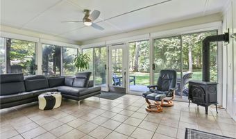 91 Cindyann Dr, East Greenwich, RI 02818