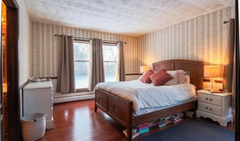137 China Rd, Albion, ME 04910