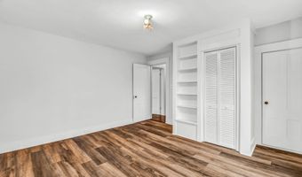 22 Parker St, Bangor, ME 04401