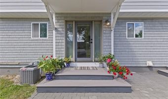 10 J H Dwyer Dr, Middletown, RI 02842