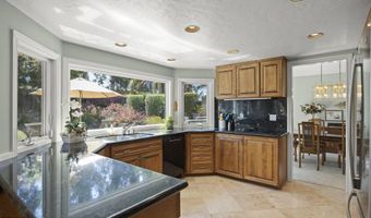 2142 Klamath Dr, Camarillo, CA 93010