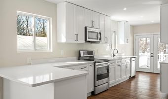 6 Juniper Ridge Dr, Danbury, CT 06811