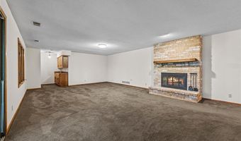 1267 Nursery Hill Ln, Arden Hills, MN 55112
