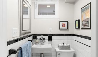 1144 Narragansett Blvd, Cranston, RI 02905