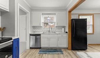8904 Becker Ave, Allen Park, MI 48101
