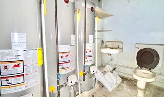 8 COMMONWEALTH Ave, Claymont, DE 19703