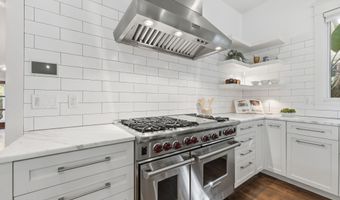 698 BEACH Ave, Atlantic Beach, FL 32233