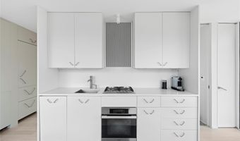 9 Ocean Ln, Amagansett, NY 11930