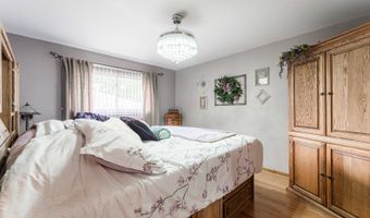 554 N Green Ridge St, Addison, IL 60101