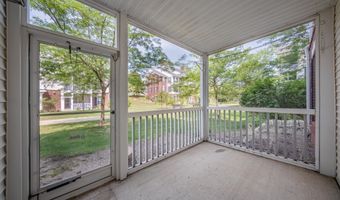 953 E Summerfield Glen Cir, Ann Arbor, MI 48103