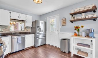 89 Ravenwood Blvd, Barnegat, NJ 08005