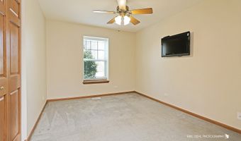 848 Timber Lake Dr, Antioch, IL 60002