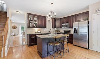 121 PUMPKIN PATCH Ln, Hockessin, DE 19707