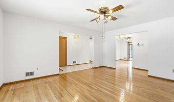 60 Pelican Dr, Bayville, NJ 08721